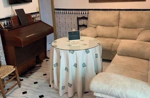 Iznatoraf House | Corner House