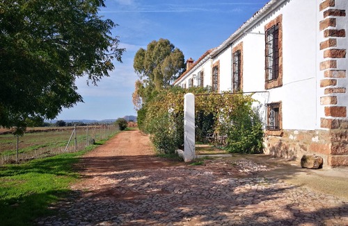 Vilches House | Cortijo el Vizconde Nature with Your Children. Cortijo in the meadows of Jaen