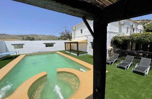 Villanueva Mesia House | Cortijo Rural Español ¡Ideal para desconectar!