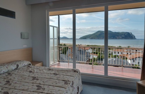 Laredo Hotel | Cosmopol