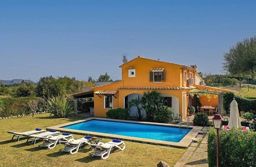 Pollensa Villa | Cosy 2 Bedroom Villa, A/C, Private Pool, Mountain Views between Pollensa & Alcudia, Beaches & Golf!