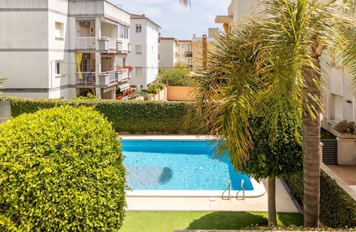 Cubelles Apartment | Cosy apartment for 4 guests with pool, A/C, WIFI, TV and balcony