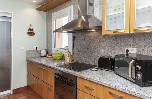 San Jorge Apartment | Cosy apartment for 4 people with A/C, WIFI, pool, TV, terrace and parking