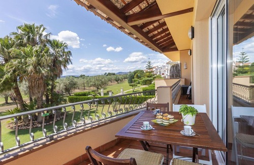 San Jorge Apartment | Cosy apartment for 4 people with A/C, WIFI, pool, TV, terrace and parking