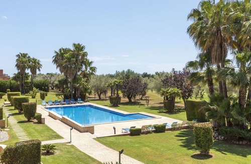 San Jorge Apartment | Cosy apartment for 4 people with A/C, WIFI, pool, TV, terrace and parking