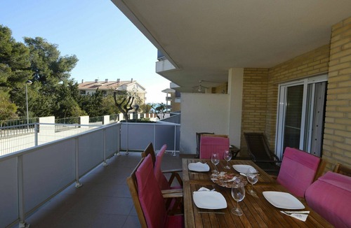 Alcanar Apartment | Cosy apartment for 4 guests with pool, WIFI, TV and balcony