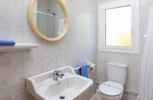Sa Riera Apartment | Cosy apartment for 4 guests with WIFI, TV, balcony and parking