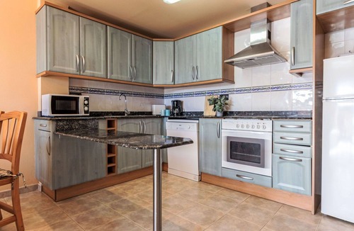 Alcanar Apartment | Cosy apartment for 4 people with WIFI, A/C, pool, TV and balcony