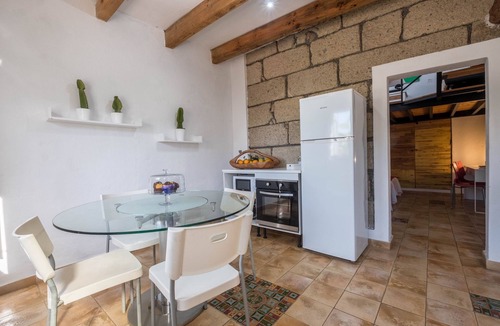 Alcala House | Cosy Holiday Home "Casa Tajinaste" in Alcalá with Terrace, Sea Access and Garden
