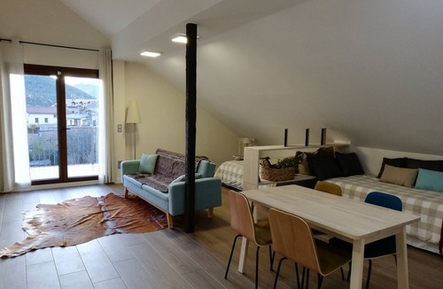 Gavin House | Cotefablo House. Sorrosal accommodation. Gavín (Biescas)