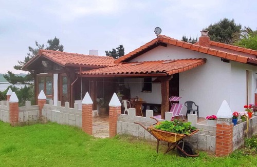 Barcena de Cicero House | Cottage at the foot of the estuary near the private beach (suitable for pets).