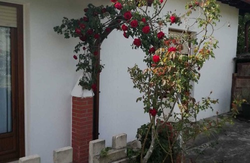 Barcena de Cicero House | Cottage at the foot of the estuary near the private beach (suitable for pets).