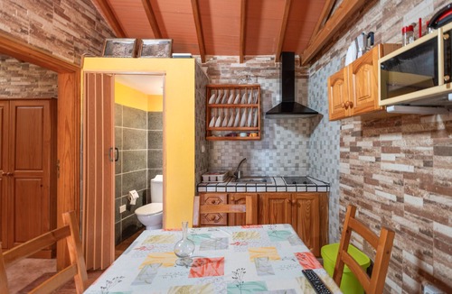 Vallehermoso Cottage | Cottage 'Casa Lucia' with Mountain View, Shared Terrace and Wi-Fi
