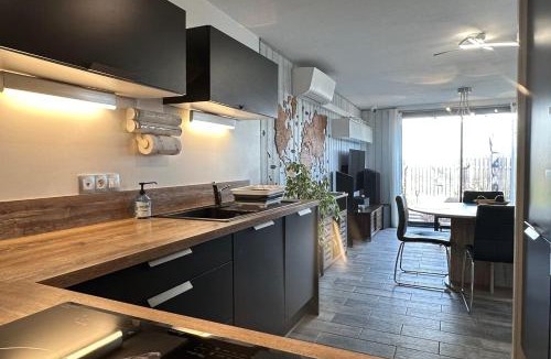 Cazaux House | Cottage with garden spa and close to lake