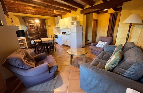 Ainsa House | Cottage with terrace and garden