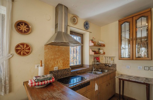 Santa Maria de Redondo House | Country House 'El Casuco' with Mountain View, Private Terrace and Private Garden