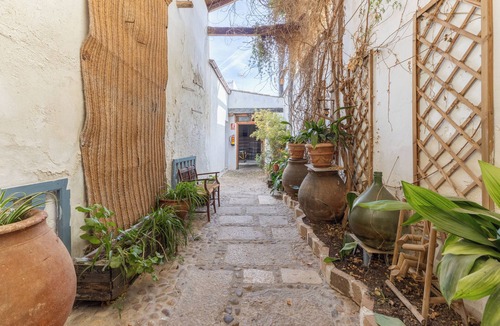 Villarrubia de Santiago House | Country House 'El Sueño De Lucrecia' with Private Garden, Wi-Fi and Air Conditioning