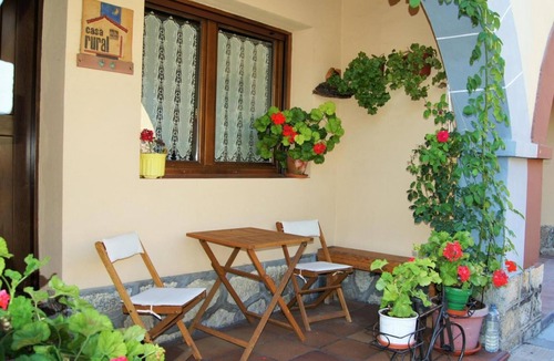 San Leonardo de Yague House | Country House 'Laguna Negra 49' with Private Terrace, Balcony and Wi-Fi