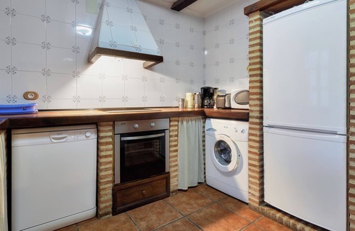 Villanueva de Arriba House | Country House 'La Majada Palentina' with Mountain View, Private Terrace and Wi-Fi
