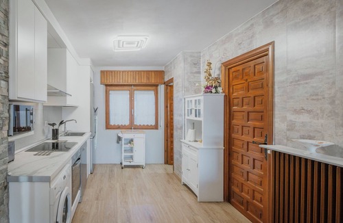 Abejar House | Country Home 'El Cedro' with Mountain View, Private Terrace and Wi-Fi