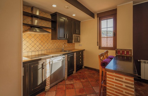 Hontoria del Pinar House | Country House 'Entrada Rio Lobos 2' with Mountain Views and Wi-Fi