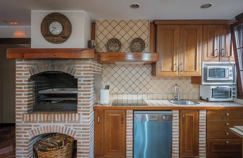 Hontoria del Pinar House | Country House 'Entrada Rio Lobos I' with Mountain Views, Private Terrace and Wi-Fi