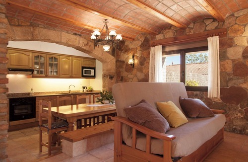 Avinyonet del Penedes Cottage | Country house between vineyards with a pool 20 minutes drive from the beach!