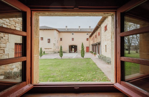Moarves de Ojeda House | Country House 'Capellan' with Mountain View, Shared Garden and Wi-Fi