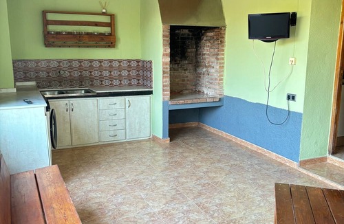 Aldover Villa | Country House 'Ca Lo Maraco' with Mountain Views, Private Garden, and Wi-Fi