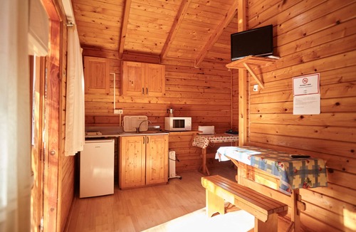 Hornos House | Country House 'Cabaña De Madera 4' with Mountain View, Shared Pool and Air Conditioning