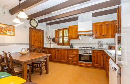 Arbucies Villa | Country House 'Can Janet' with Mountain View, Private Pool and Wi-Fi