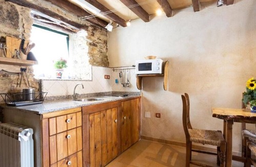 Revelillas House | Country House 'Casa Del Valle Perdido 2' with Mountain View, Shared Terrace and Wi-Fi