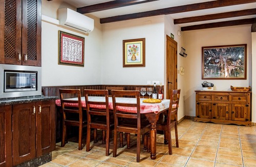 Sotoserrano House | Country House 'Casa Rural Arroal I' with Mountain View, Wi-Fi and Air Conditioning