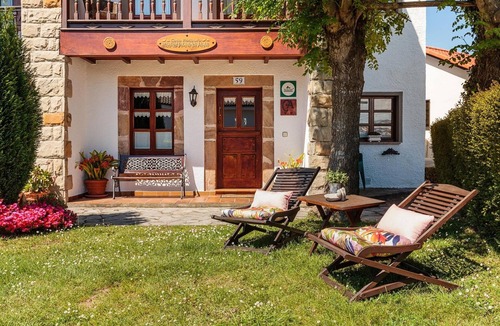 Cabranes House | Country House 'Casa Rosaura' with Mountain View, Private Terrace and Wi-Fi