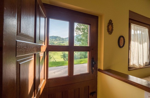 Prioro House | Country House 'Casa Rural El Serrano' with Mountain View, Shared Terrace and Private Garden