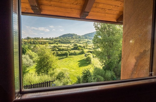 Prioro House | Country House 'Casa Rural El Serrano' with Mountain View, Shared Terrace and Private Garden