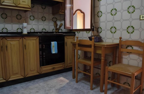 Requias House | Country House 'Chuca' with Lake View and Wi-Fi