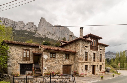 Cillorigo de Liebana House | Country House 'El Agero' with Mountain Views, Private Terrace and Wi-Fi