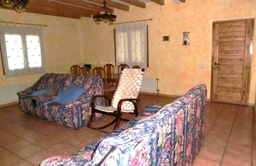 Quintanaelez House | Country House 'El Establo' with Private Garden