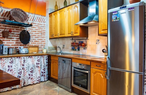 Nava de Bejar House | Country House 'El Corral De La Antigua' with Mountain View, Private Terrace and Wi-Fi