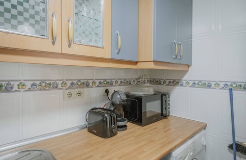 Pedro Bernardo House | Country House 'El Burrito De Gredos' with Balcony, Wi-Fi and Air Conditioning