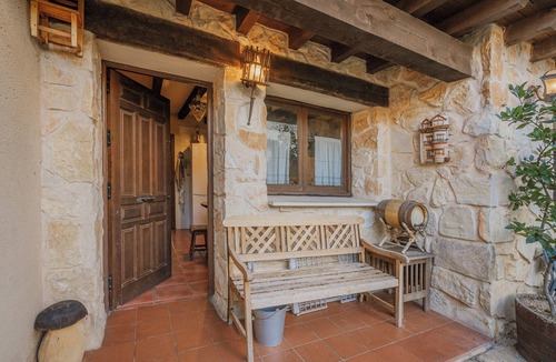 Turrubuelo House | Country House 'El Mirador De La Pinilla' with Mountain View, Private Garden and Wi-Fi