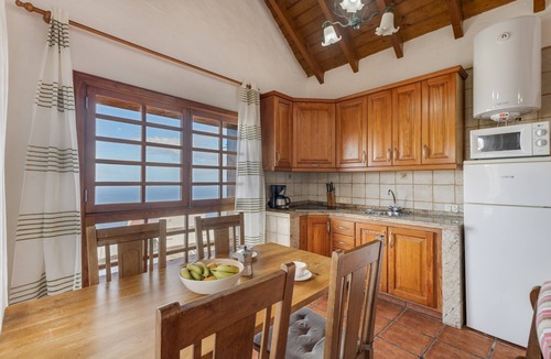 Tesbabo House | Country House 'El Moral' with Sea View, Shared Terrace and Wi-Fi