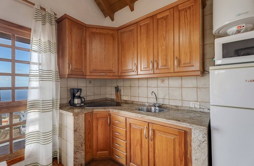 Tesbabo House | Country House 'El Moral' with Sea View, Shared Terrace and Wi-Fi