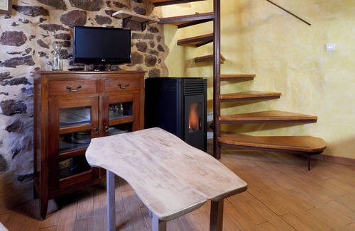 Bembibre House | Country House 'El Sardón 2' with Mountain View, Wi-Fi and Air Conditioning