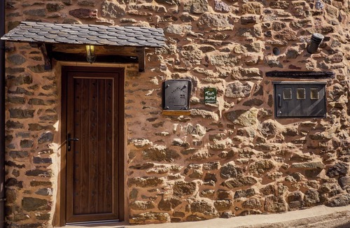 Bembibre House | Country House 'El Sardón 2' with Mountain View, Wi-Fi and Air Conditioning