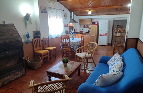 Moratalla Villa | Country House 'El Serrano' with Mountain View, Wi-Fi and Air Conditioning