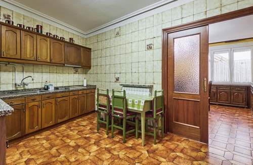 Cimanes del Tejar House | Country House 'El Capricho Del Tejar' with Shared Pool, Private Terrace and Wi-Fi
