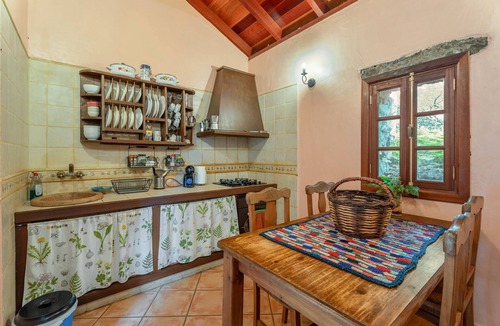 Guarazoca House | Country House 'Gran Drago' with Sea View, Wi-Fi and Air Conditioning