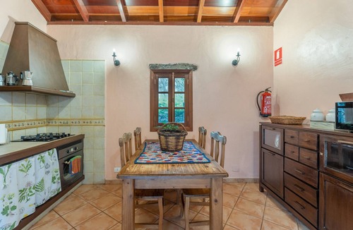 Guarazoca House | Country House 'Gran Drago' with Sea View, Wi-Fi and Air Conditioning